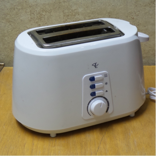 White Presidents Choice 2 Slice Toaster Allsold.ca Buy & Sell Used